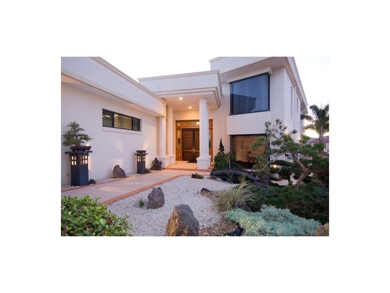 Sovereign Islands QLD 4216