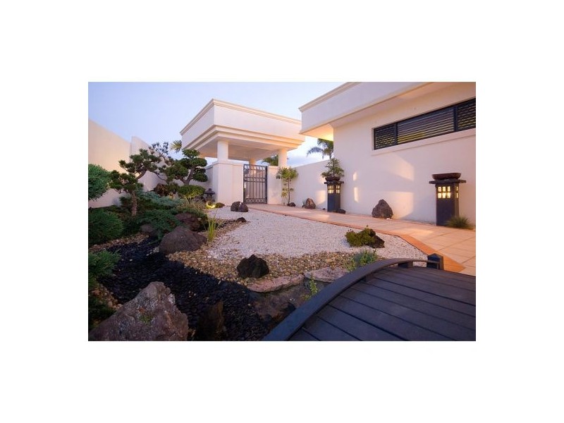 Sovereign Islands QLD 4216