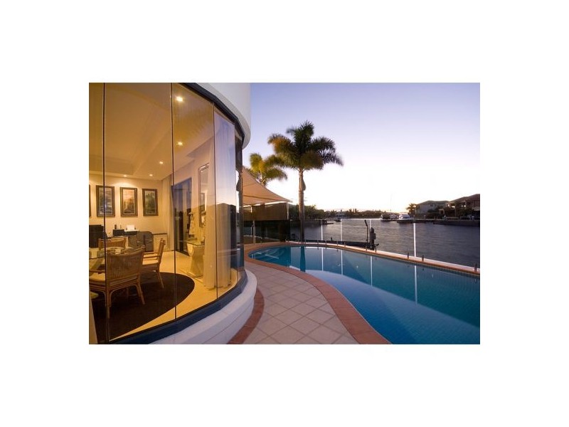 Sovereign Islands QLD 4216