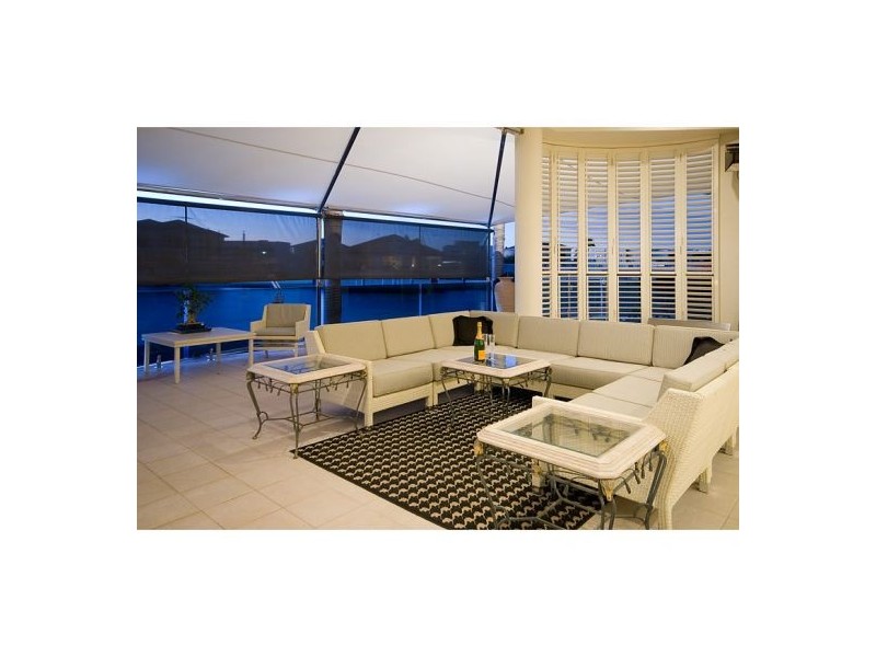 Sovereign Islands QLD 4216