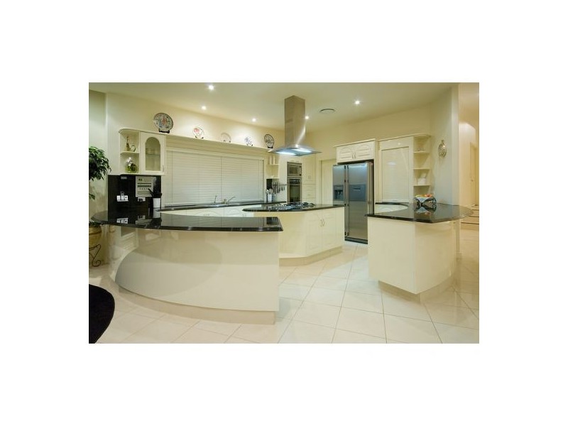 Sovereign Islands QLD 4216