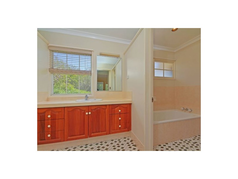 164 Sharon Dr, North Maclean QLD 4280