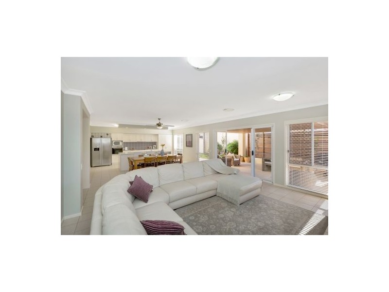 2 Skyline Court, Eight Mile Plains QLD 4113