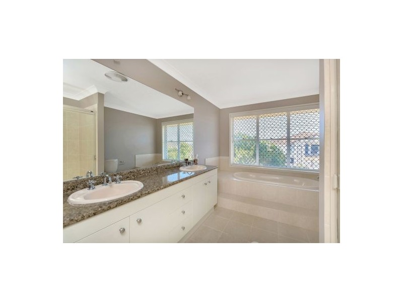 2 Skyline Court, Eight Mile Plains QLD 4113