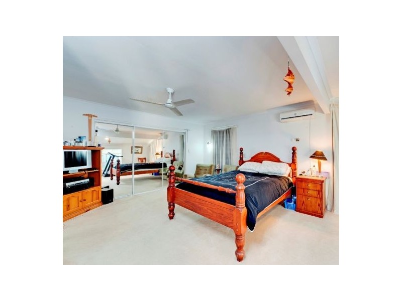 79 Delfin Drive, Macgregor QLD 4109