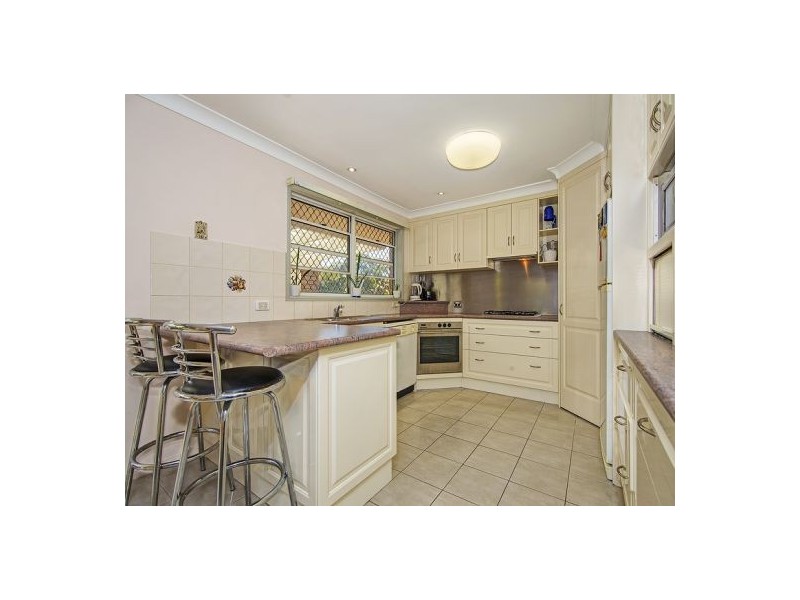 8 Roosevelt Dr, Stretton QLD 4116