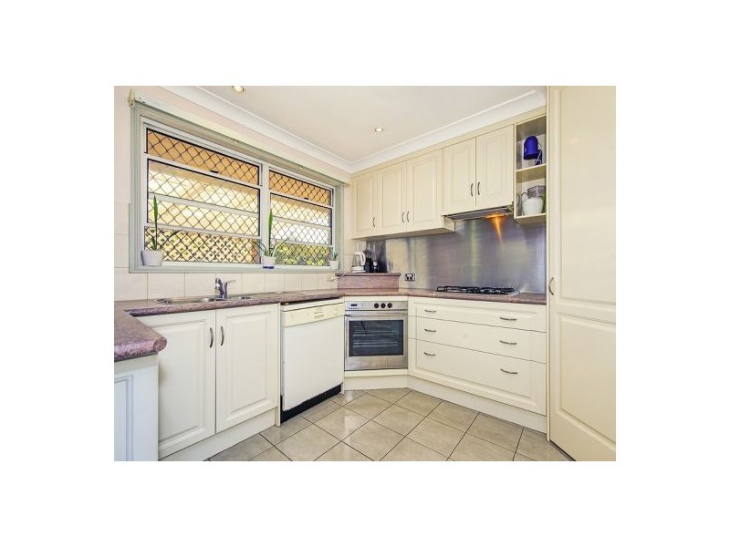 8 Roosevelt Dr, Stretton QLD 4116