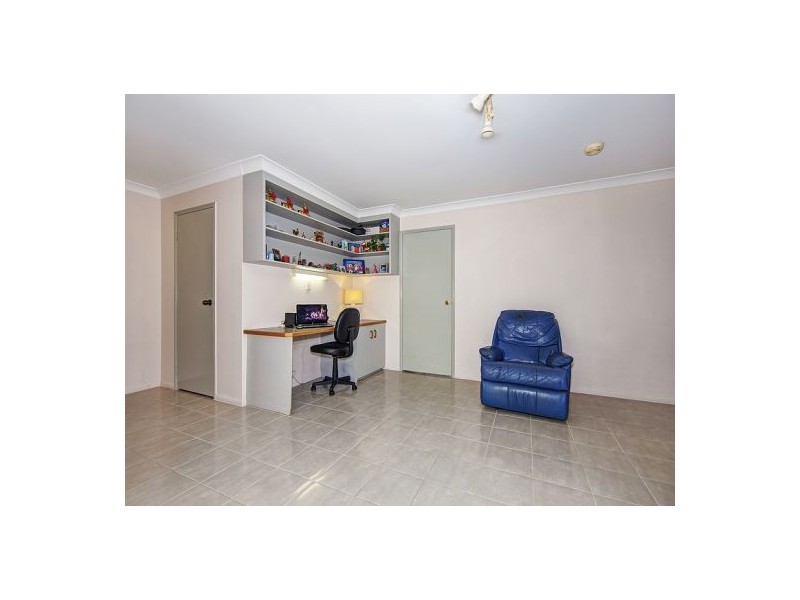 8 Roosevelt Dr, Stretton QLD 4116