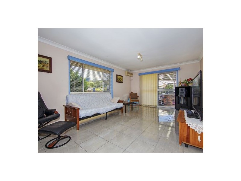 8 Roosevelt Dr, Stretton QLD 4116