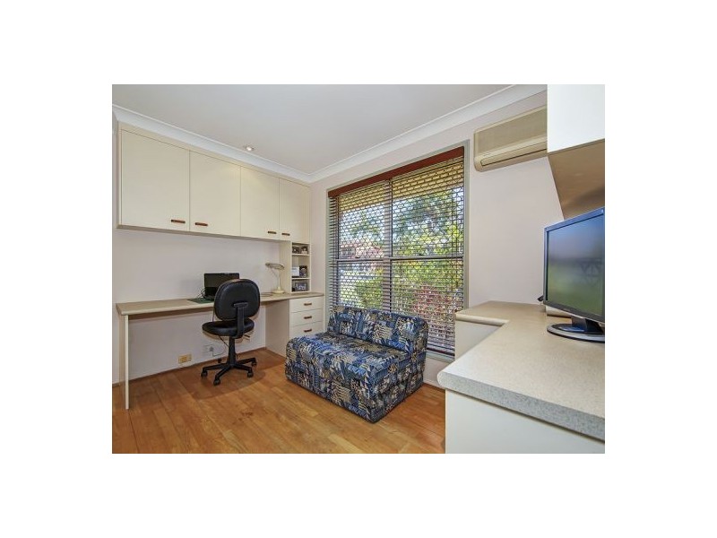 8 Roosevelt Dr, Stretton QLD 4116