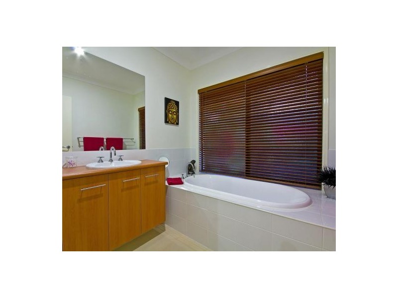 5 Preston Ct, Calamvale QLD 4116