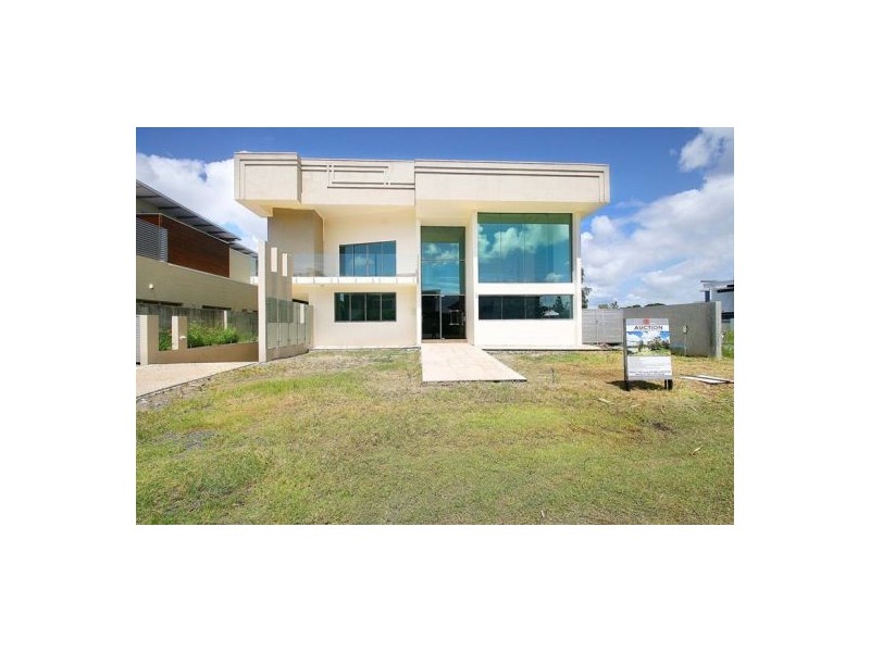 3034 The Boulevard, Benowa QLD 4217