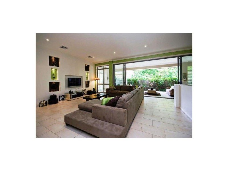 2/106 Dennis Rd, Springwood QLD 4127