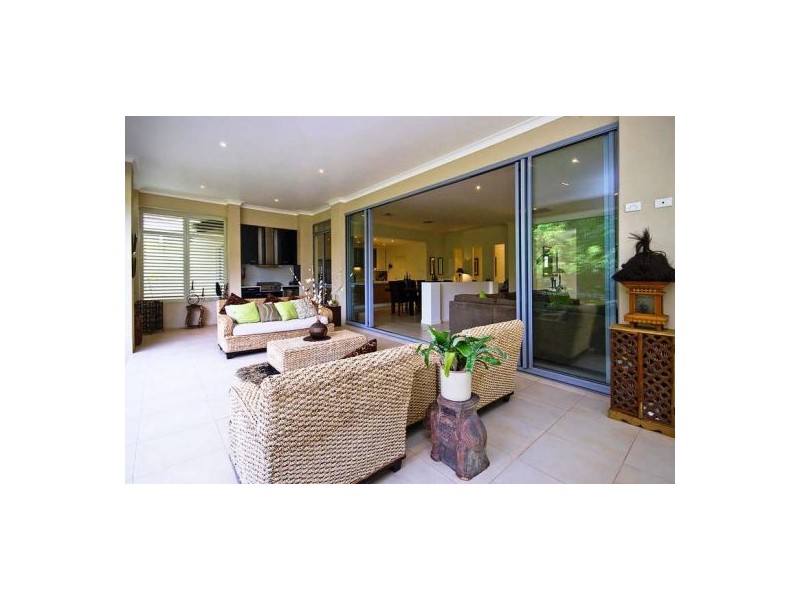 2/106 Dennis Rd, Springwood QLD 4127