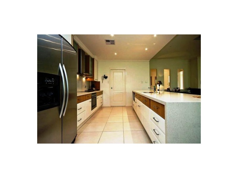 2/106 Dennis Rd, Springwood QLD 4127