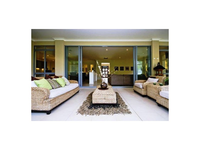 2/106 Dennis Rd, Springwood QLD 4127