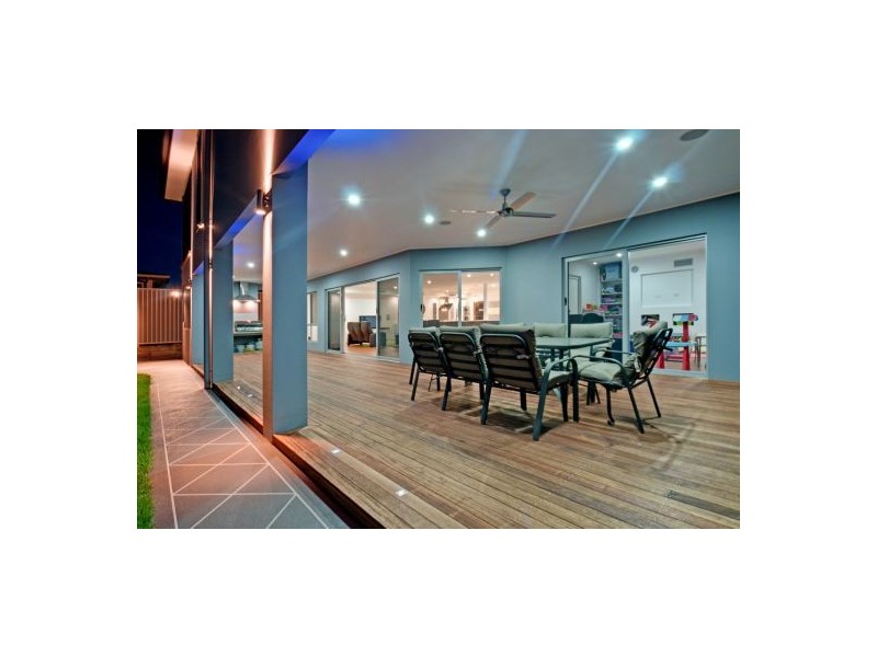 7 Azzure St, Eight Mile Plains QLD 4113