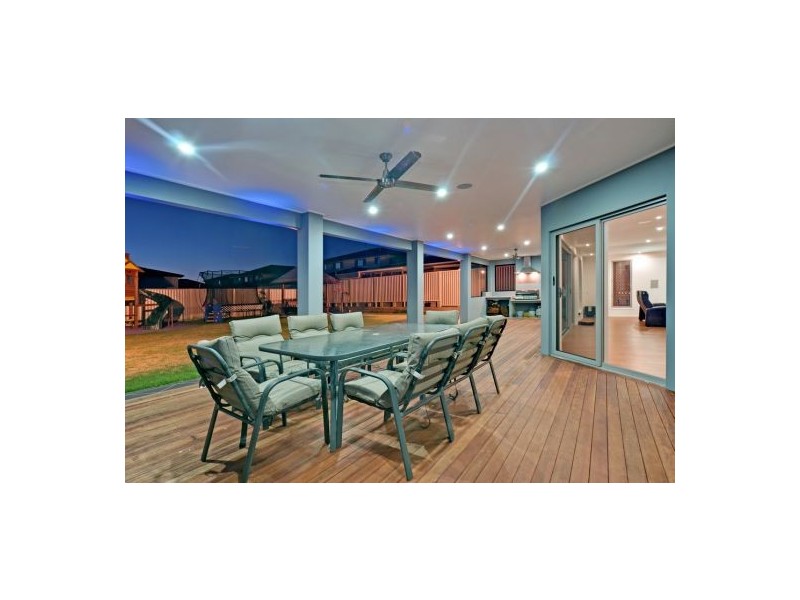 7 Azzure St, Eight Mile Plains QLD 4113