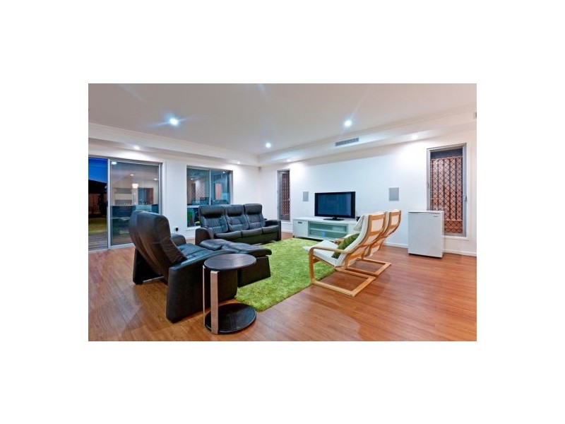 7 Azzure St, Eight Mile Plains QLD 4113