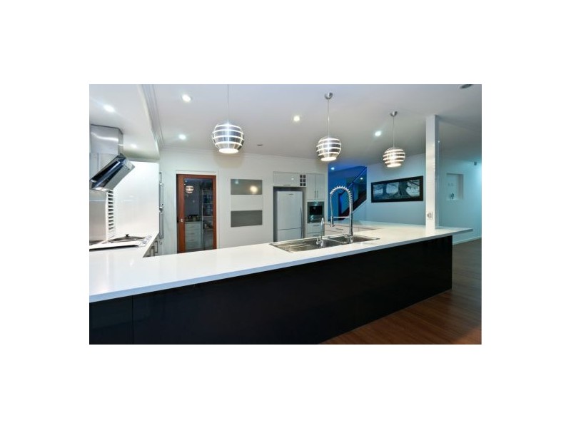 7 Azzure St, Eight Mile Plains QLD 4113