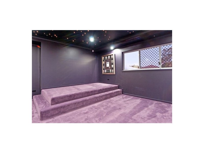 7 Azzure St, Eight Mile Plains QLD 4113