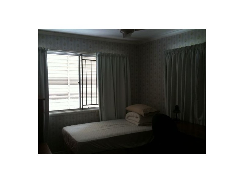 14 Avocado St, Macgregor QLD 4109