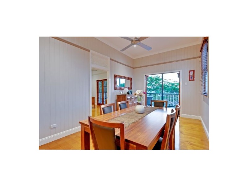 49 Rita Street, Holland Park QLD 4121