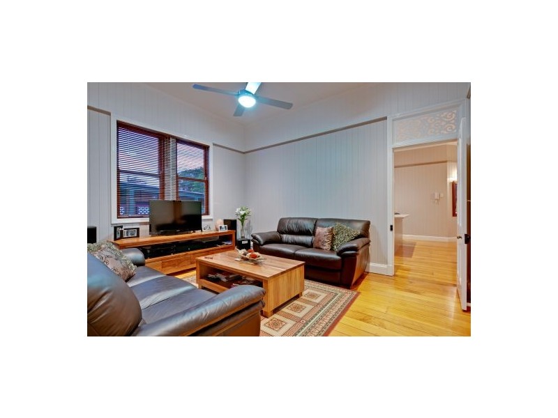 49 Rita Street, Holland Park QLD 4121