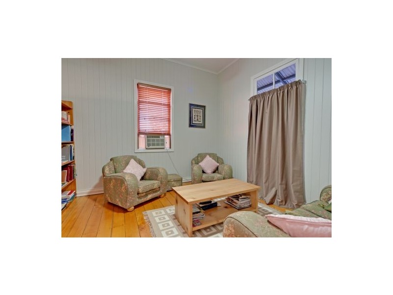 49 Rita Street, Holland Park QLD 4121