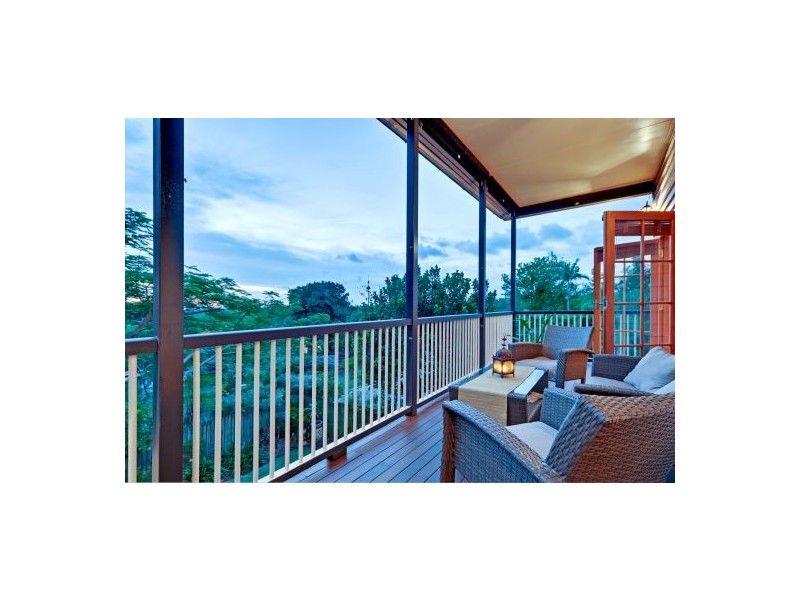 49 Rita Street, Holland Park QLD 4121