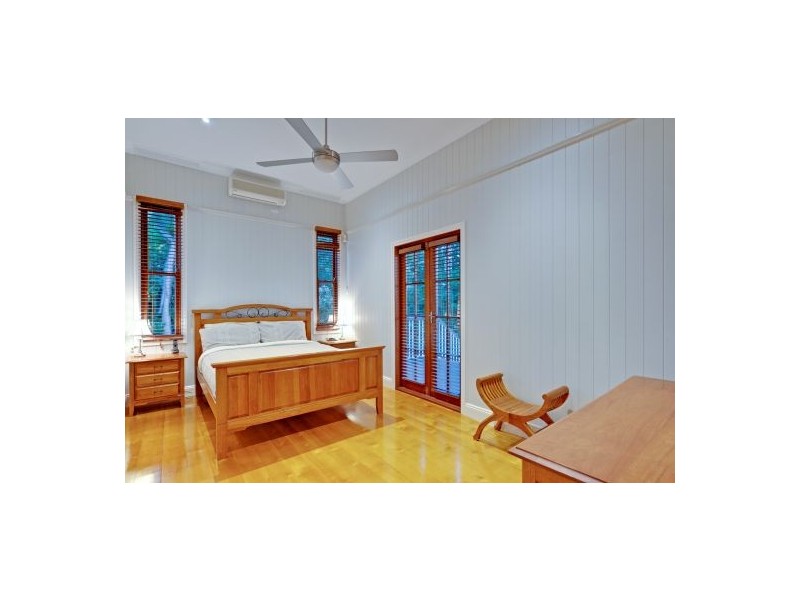 49 Rita Street, Holland Park QLD 4121