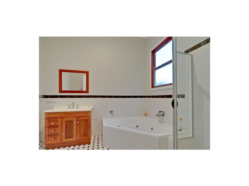 49 Rita Street, Holland Park QLD 4121