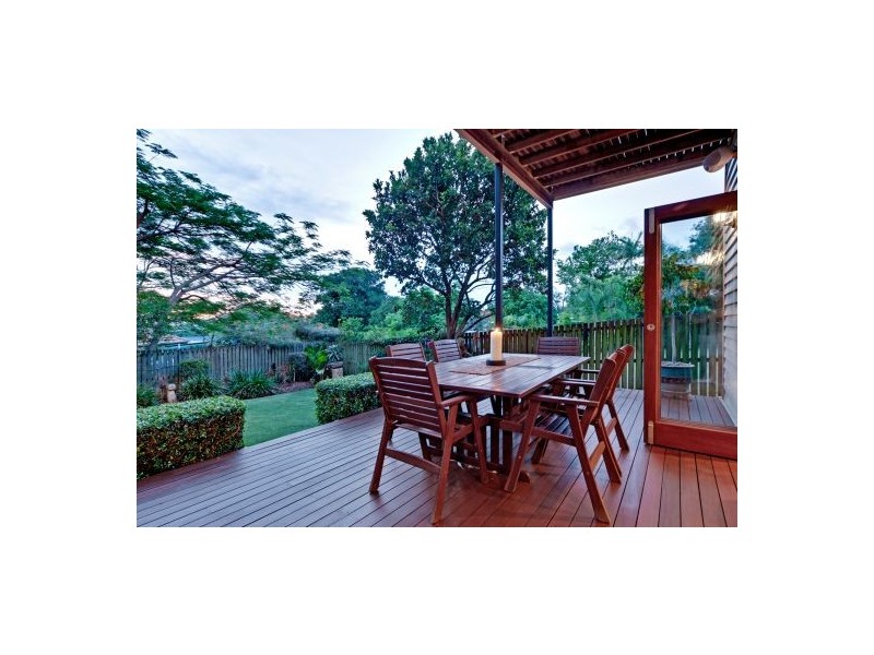 49 Rita Street, Holland Park QLD 4121