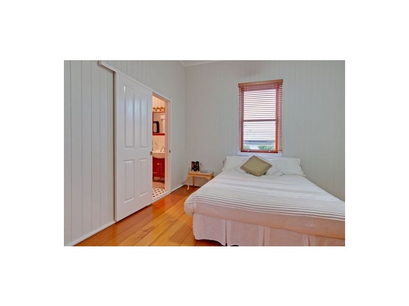 49 Rita Street, Holland Park QLD 4121