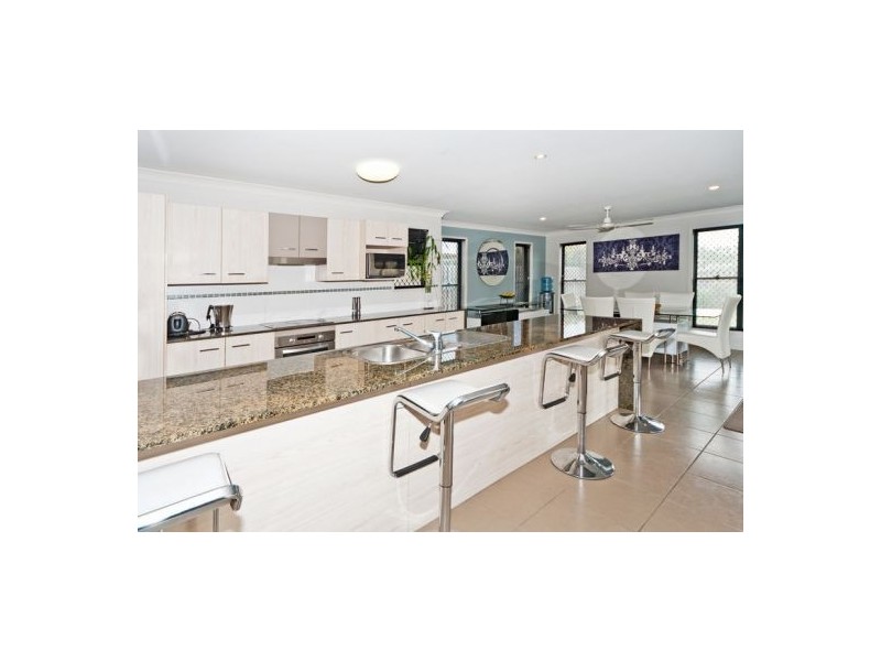 5 Watheroo Pl, Parkinson QLD 4115