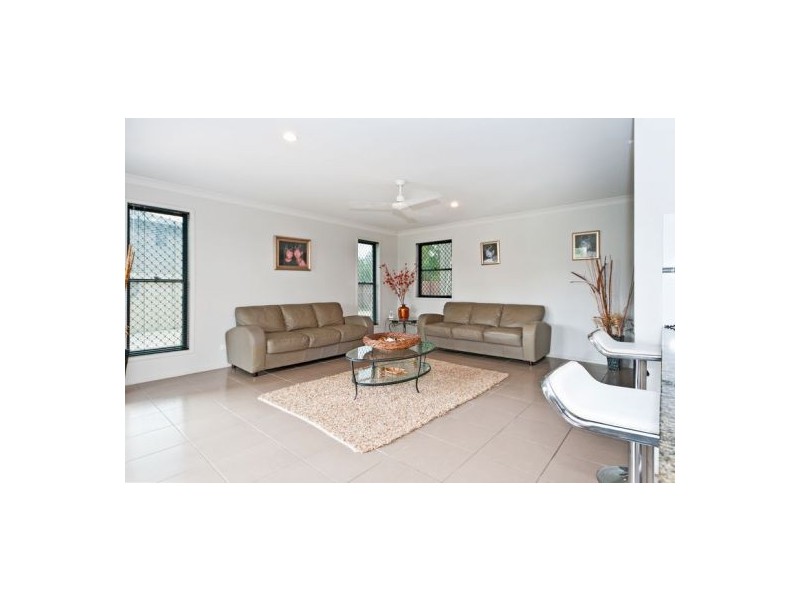 5 Watheroo Pl, Parkinson QLD 4115