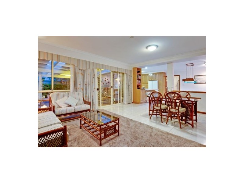 6 Geneva Close, Parkinson QLD 4115