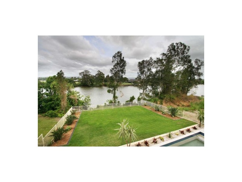 3034 The Boulevarde, Benowa QLD 4217