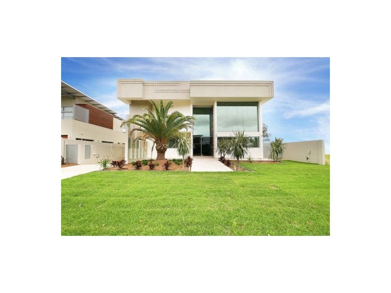 3034 The Boulevarde, Benowa QLD 4217