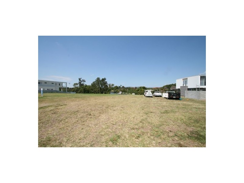 Lot 7 The Boulevarde, Benowa QLD 4217
