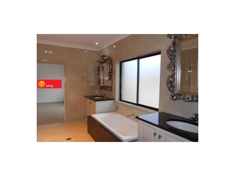 136 Hawthorn Cct, Stretton QLD 4116