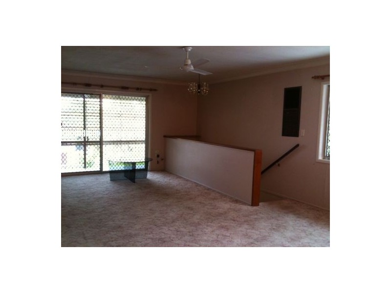 34 Amsterdam ST, Wishart QLD 4122