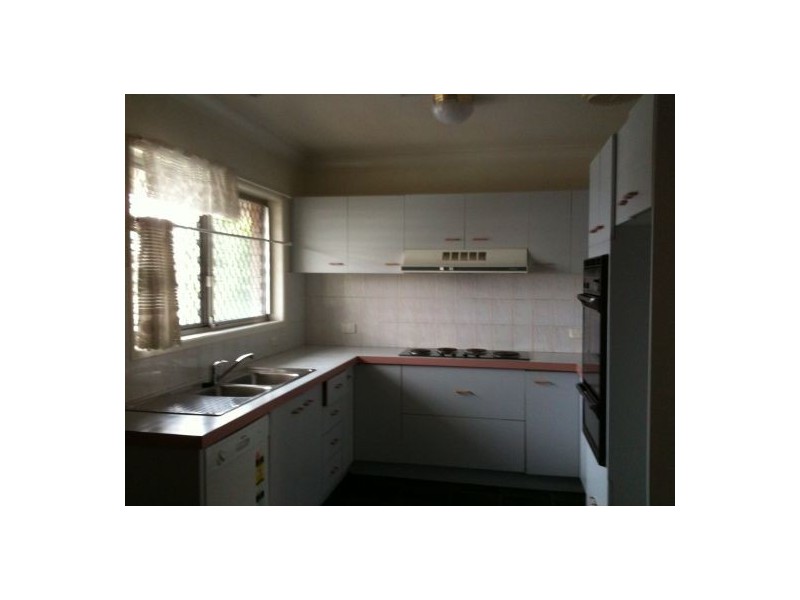 34 Amsterdam ST, Wishart QLD 4122