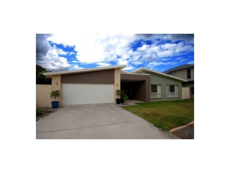 18 Pinnacle Place, Eight Mile Plains QLD 4113