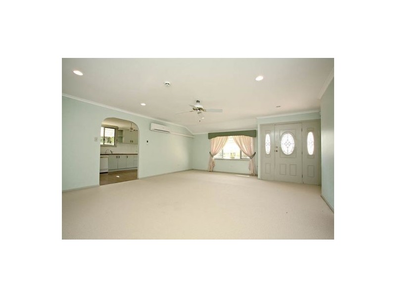 12 Clivia Crescent, Daisy Hill QLD 4127