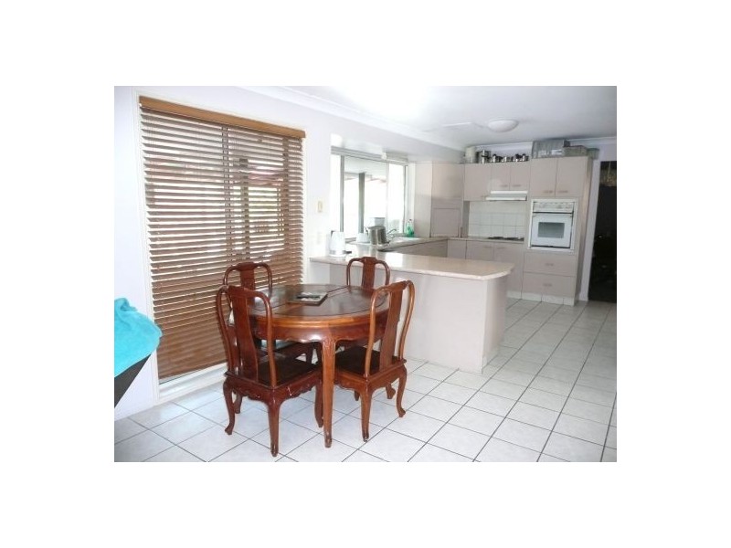 4 Marianna Street, Mansfield QLD 4122