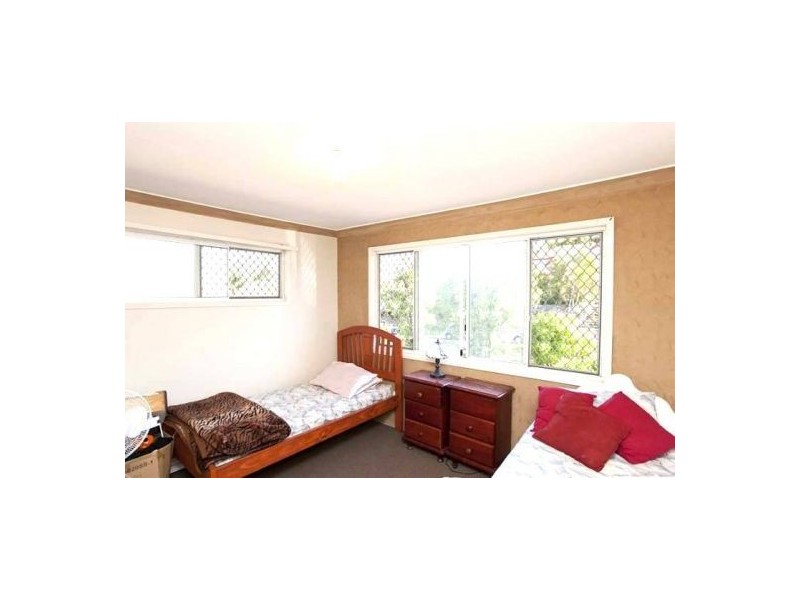 4 Marianna Street, Mansfield QLD 4122