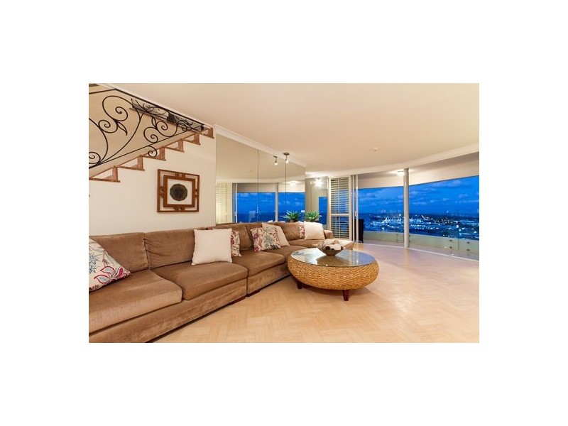 42/18 Macarthur Parade, Main Beach QLD 4217