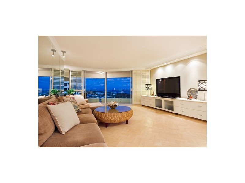 42/18 Macarthur Parade, Main Beach QLD 4217