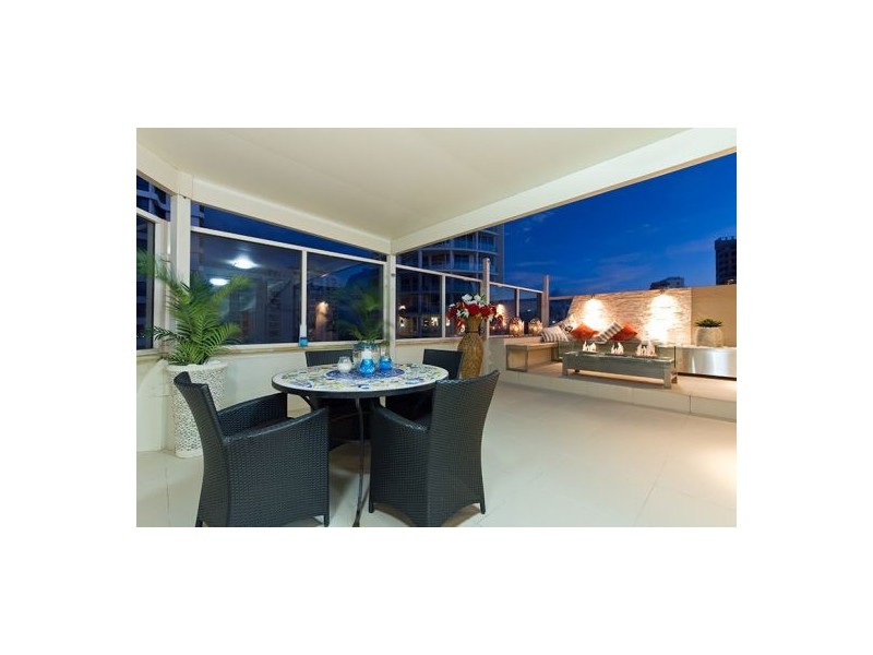 42/18 Macarthur Parade, Main Beach QLD 4217